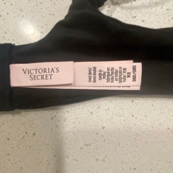 Victoria’s Secret body by Victoria lined Demi bra size 38D - Picture 6 of 7